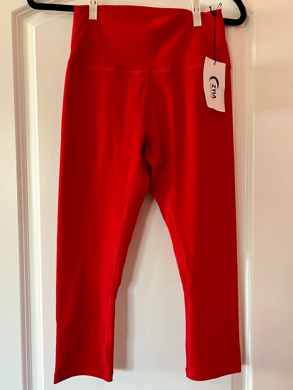 NWT Zyia Active capri leggings